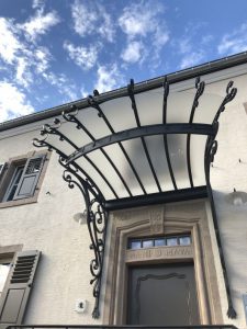 Auvent avec vitrage
