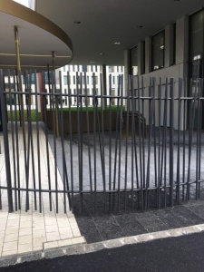 Banque Européenne D'investissement - Clôture en bambou