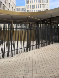 Banque Européenne D'investissement - Clôture en bambou