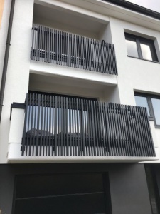 Garde-corps extérieure à barreaudage veticale