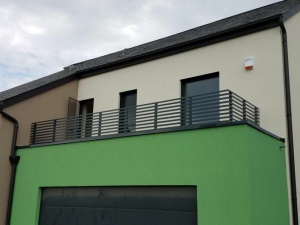 Garde-corps extérieure à barreaudage verticale