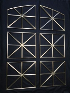 Grille décorative en laiton (encadrement de porte)
