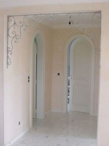 Décoration en fer forgé avec volute