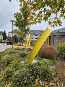 Sculpture en acier lycée Technique Du Centre