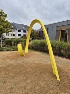 Sculpture en acier lycée Technique Du Centre