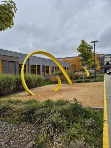 Sculpture en acier lycée Technique Du Centre